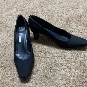 Stuart Weitzman Pumps. Size 9